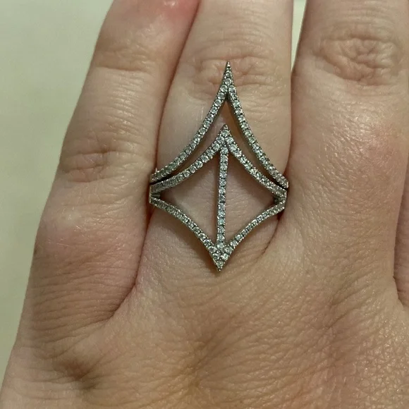 Sterling silver statement ring - Picture 1 of 3